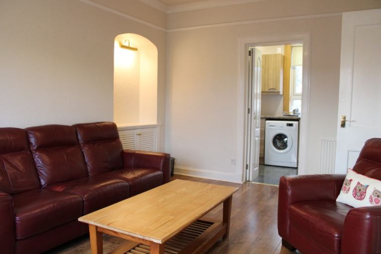 2 bedroom flat in Clearburn Gardens, Prestonfield, Edinburgh, EH16 5ET