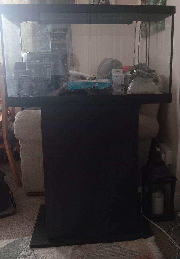 105 litre Aquael LEDDY 75 Aquarium with Stand, 2 filters, heater and colour changing light