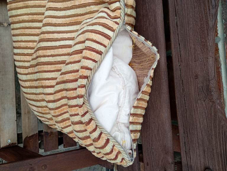 4 very large matching Cushions with removeable covers