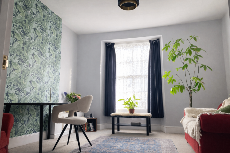 Spacious and sunny one bed flat in Clifton