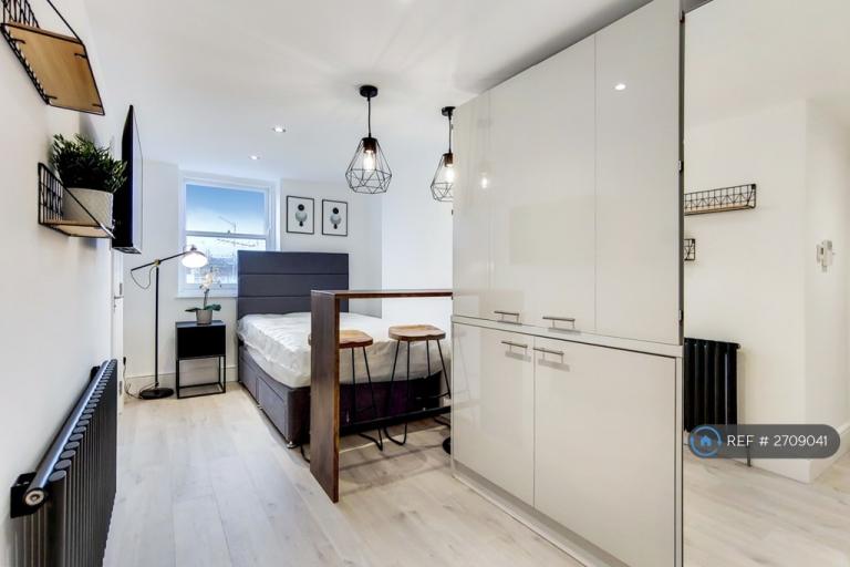 Studio flat in Gloucester Place, London, NW1 (#2709041)