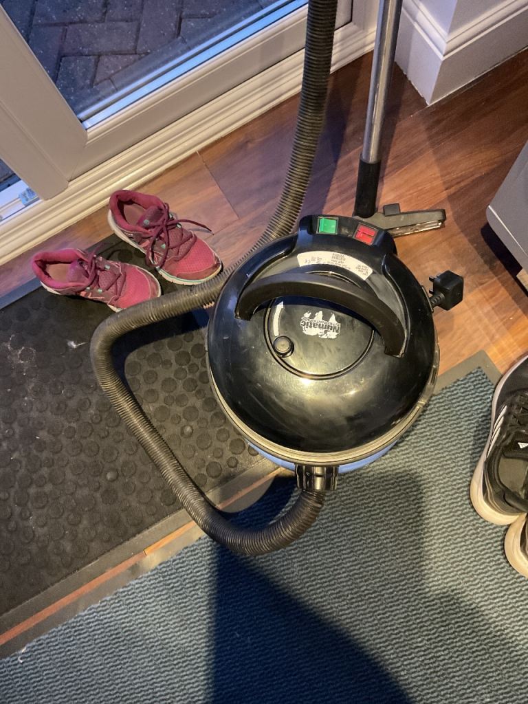 Henry hoover twin speed 1200 watt 
