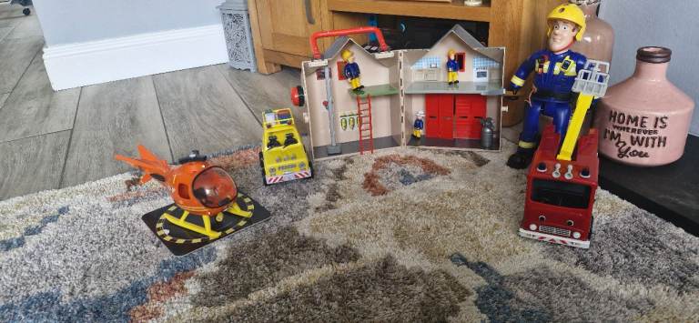 Fireman Sam set with talking and moving fireman sam