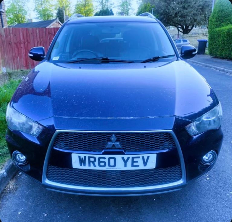 Mitsubishi OUTLANDER 4WD AUTOMATIC 12Month mot Driving very good SUV FSH £1995