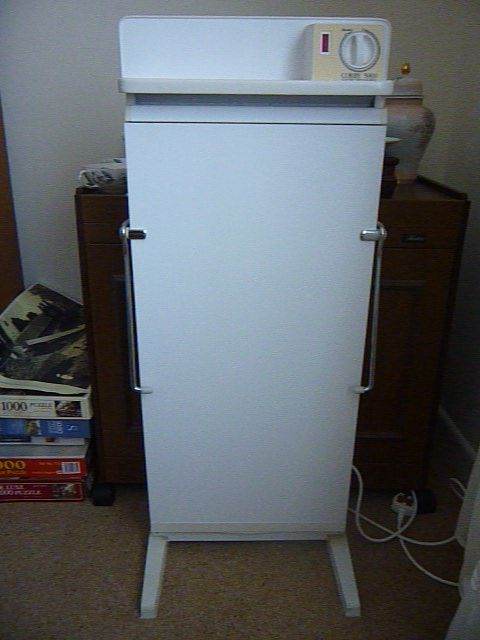CORBY 5000 TROUSER PRESS,  WHITE, FREE STANDING TIMER, ELECTRIC
