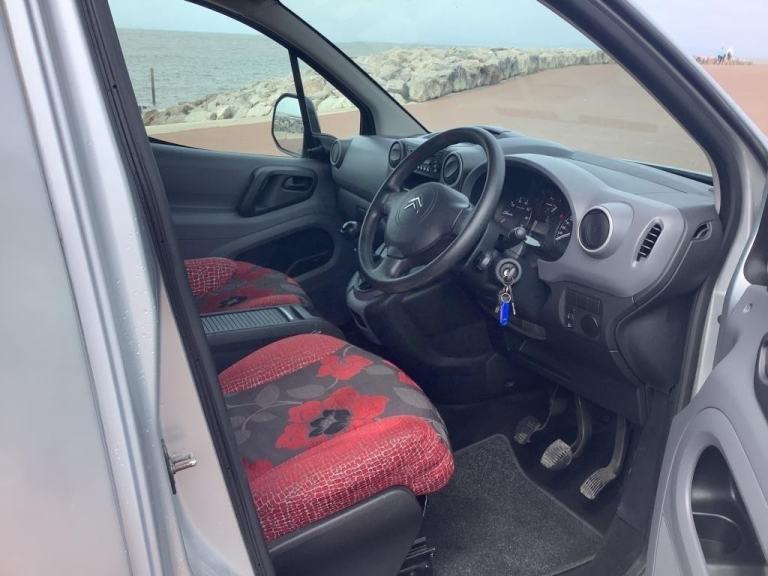 2011 (11) NU-VENTURE NU-SURF CAMPERVAN