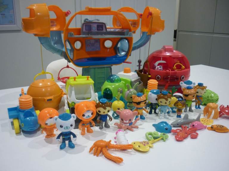 Octonauts - large bundle including Octopod, main characters, vehicles and accessories