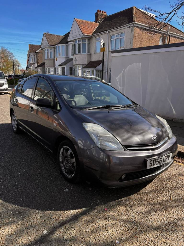Toyota Prius 1.5 Hybride Fully Serviced and MOT Till February 2027