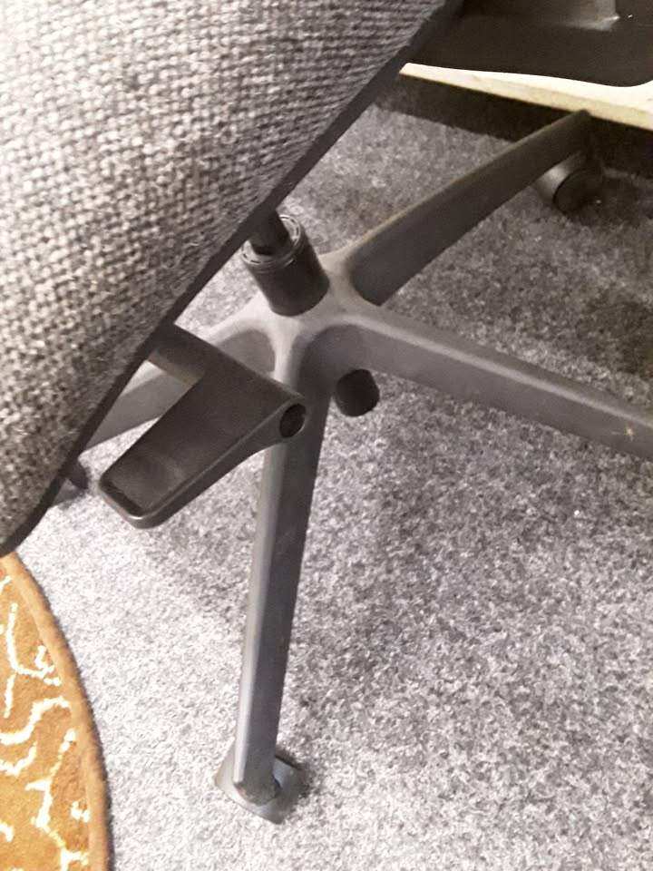 Grey & black swivel office chair Copley Mill Low Cost Moves 2nd Hand Furniture STALYBRIDGE SK15 3DN