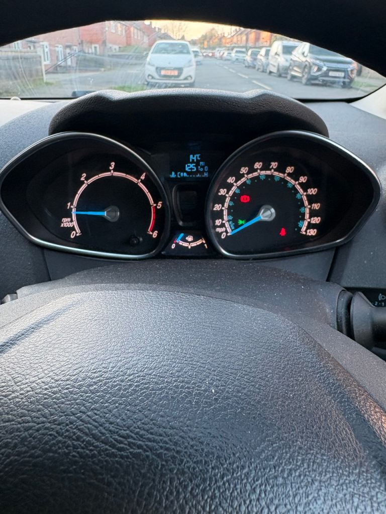 Ford, FIESTA, Hatchback, 2013, Manual, 1498 (cc), 5 doors