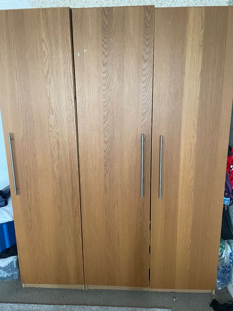 Free 3 door wardrobe