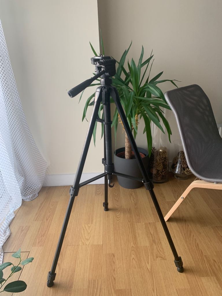 Ravelli camera tripod, max height 154cm
