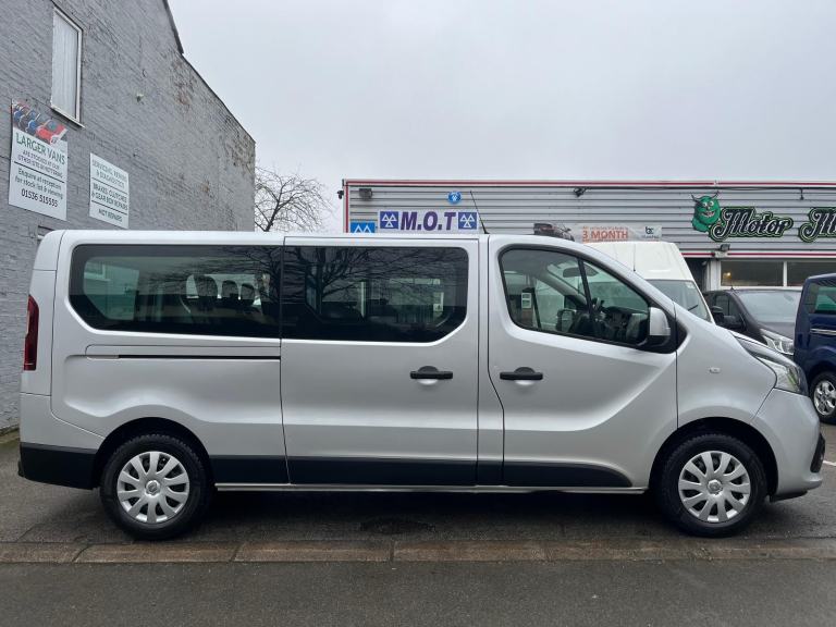 Renault Trafic 1.6 dCi 29 Sport Nav 9 Seat LWB Minibus 