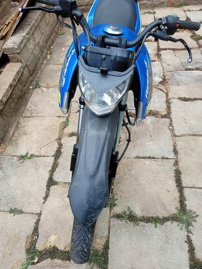Lexmoto, ASSAULT, 2022, 124 (cc)