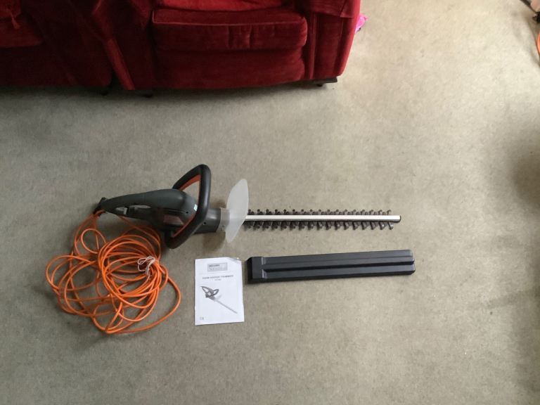 Electric Hedge Trimmer in very good condition.  Collection from BS7