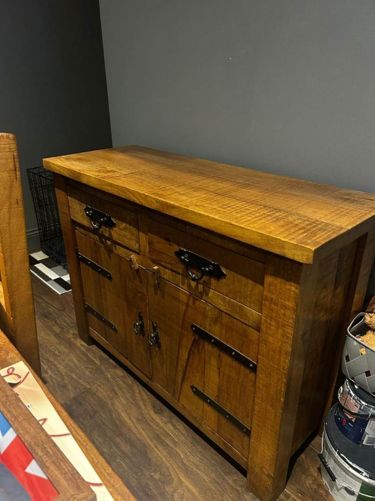 Solid Oak 6 seater dining table & 4 chairs and 2 door sideboard