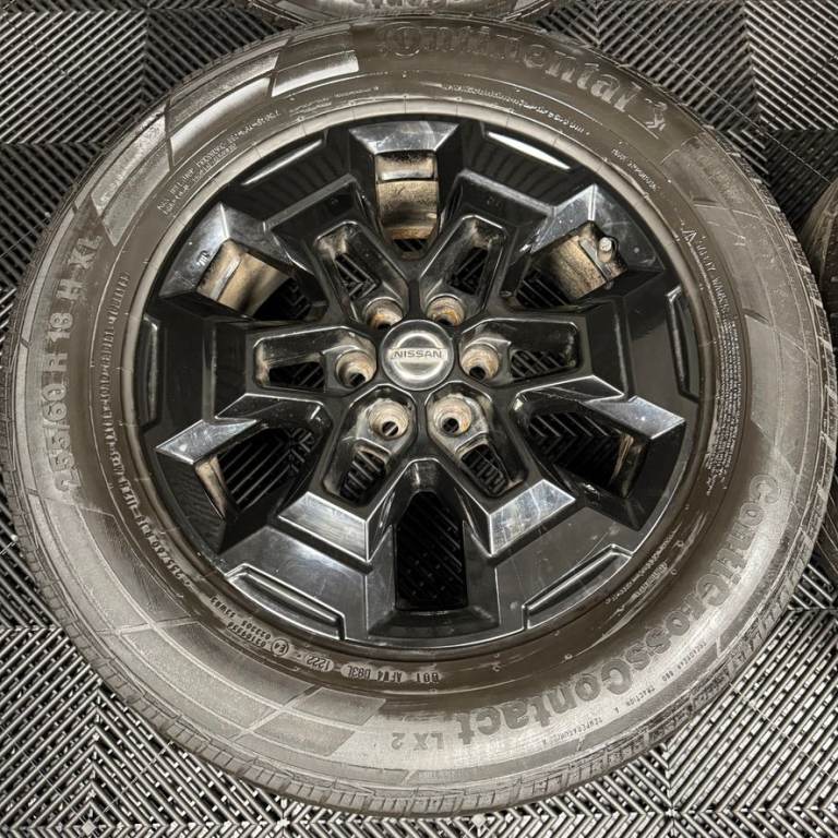 18'' GENUINE NISSAN NAVARA D40 NP300 BLACK ALLOY WHEELS TYRES ALLOYS