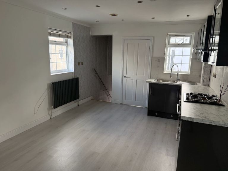 2 bed flat for rent 