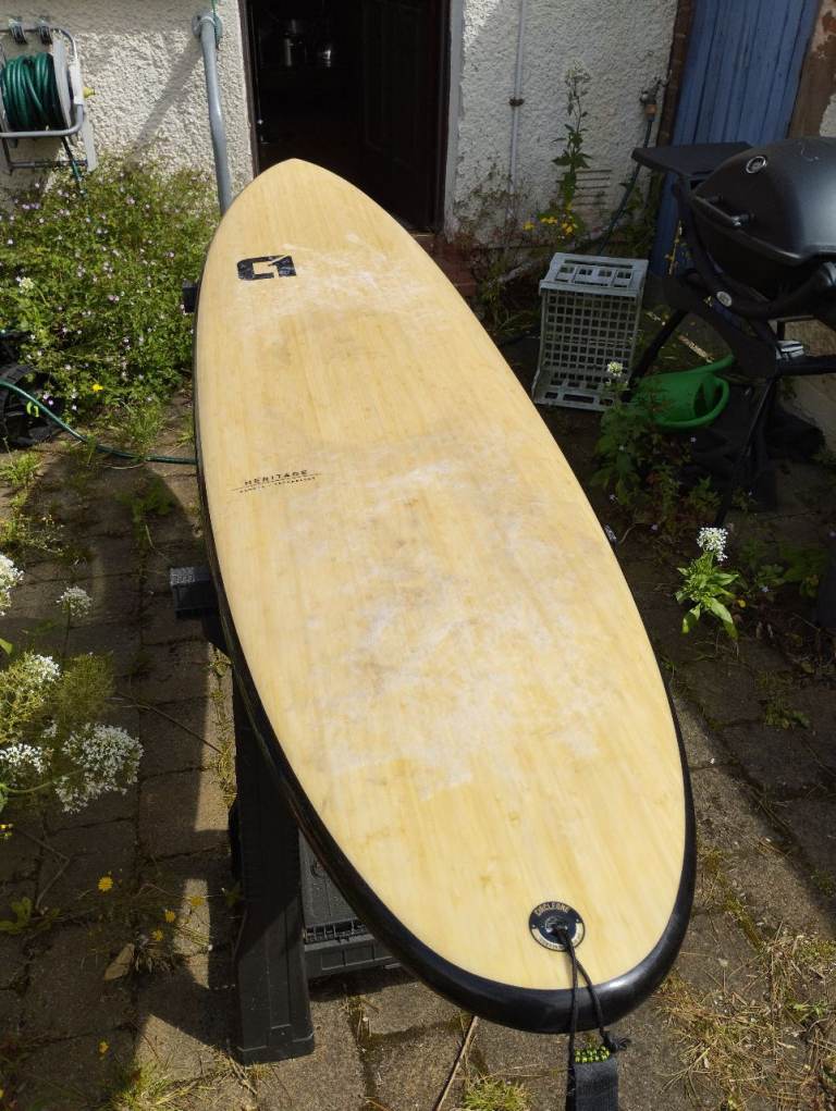Circle One 7Ft 6" mid length surf board with bag, fins and leash - excellent near new condition 