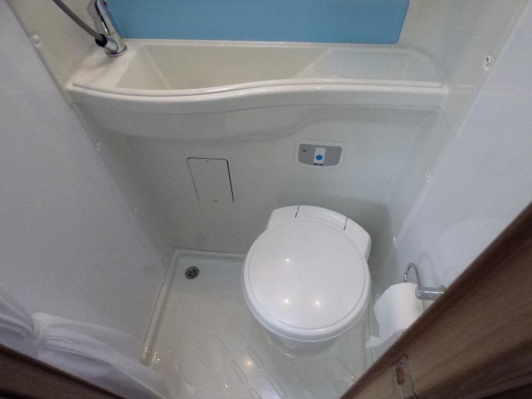 Swift Escape Compact C404 Motorhome DIESEL MANUAL 2021/71