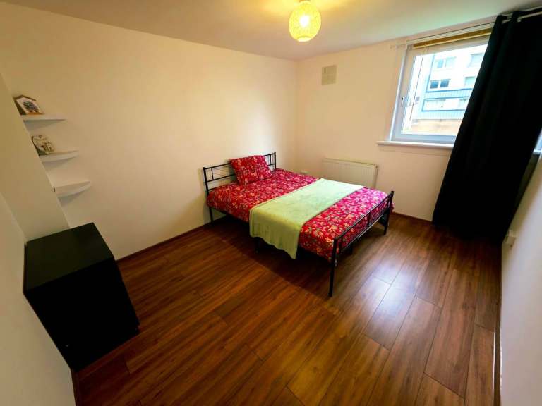  Rooms to Rent – Calder View, EH11