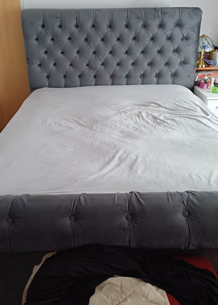 King size bed