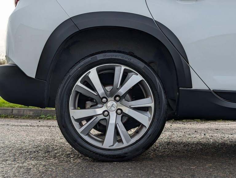 2017 Peugeot 2008 1.6 BlueHDi 100 Allure 5dr HATCHBACK DIESEL Manual