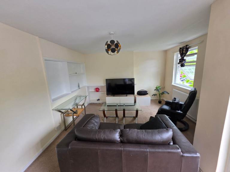 PREMIUM DOUBLE ROOM TO RENT – £700 PCM