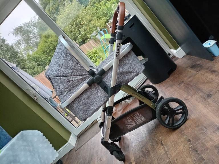Cosatto Giggle 2 Complete Travel System 