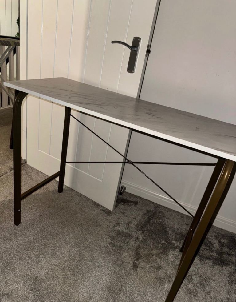 Console/desk - marble effect 