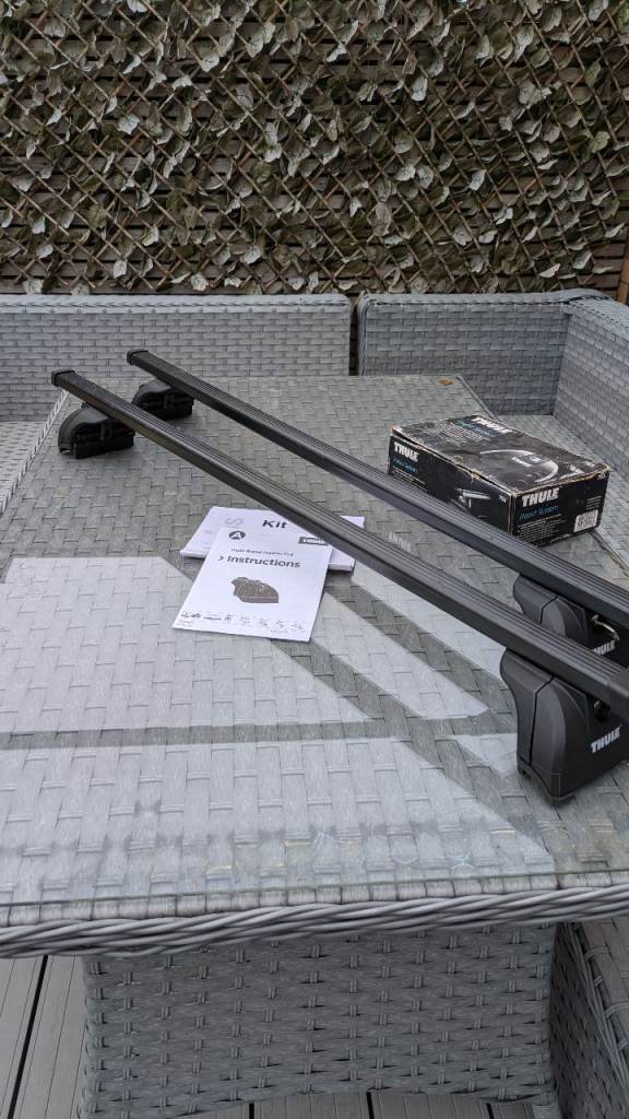 Audi A4 Avant Thule roof bars 