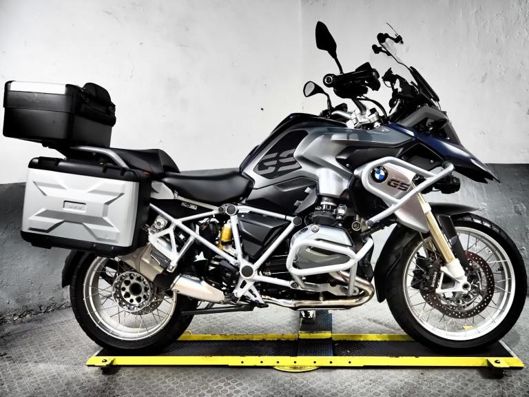 2016 BMW R 1200 Gs 15k Full vario Luggage ,Puig crash bars,lovely adventure bike