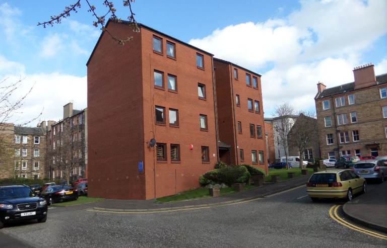 2 bedroom flat with residents parking, Bryson Road. Edinburgh 