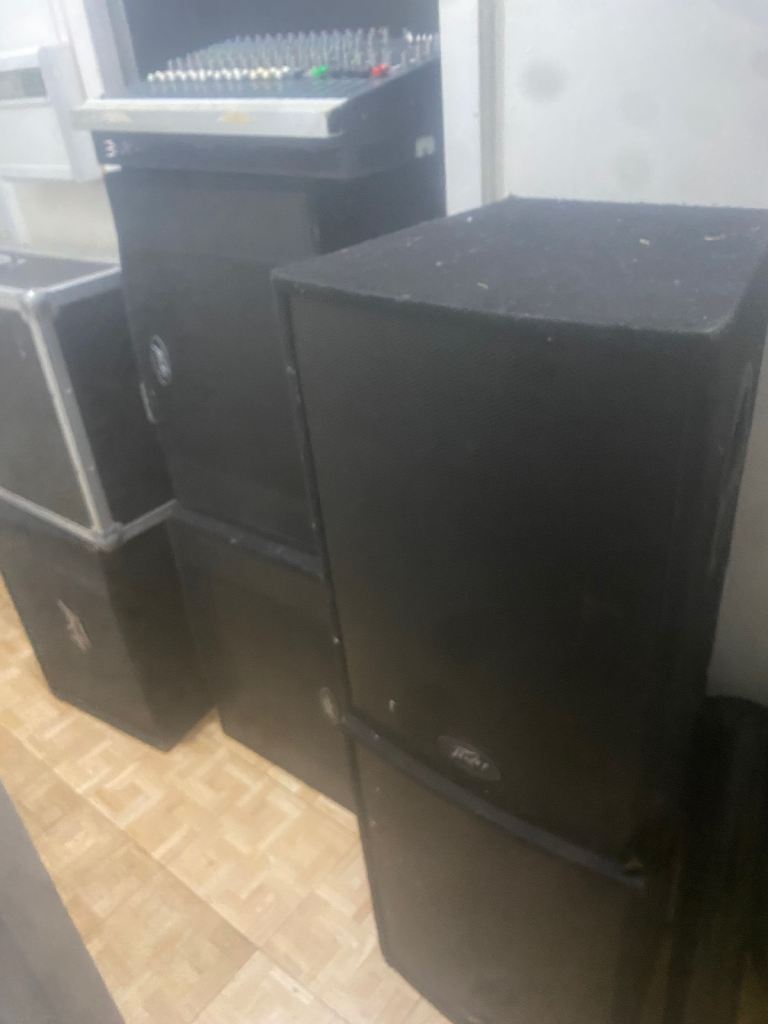 Peavy speaker set up plus mixer