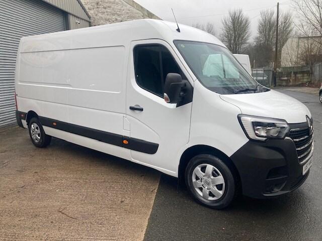2023 Renault Master LM35dCi 135 Business+ Medium Roof Van PANEL VAN DIESEL Manual