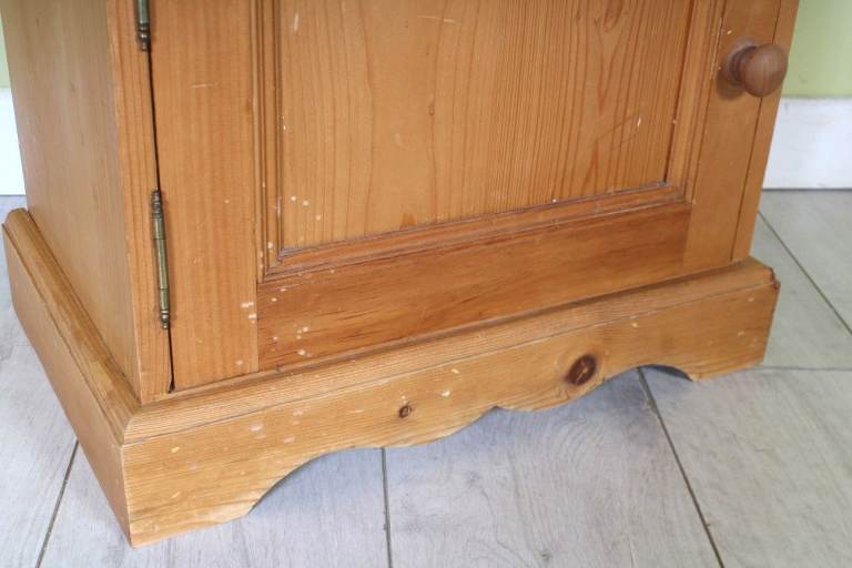 Pine Bedside Table 1 Drawer & Cupboard Thick & Solid Lots Of Rustic Character