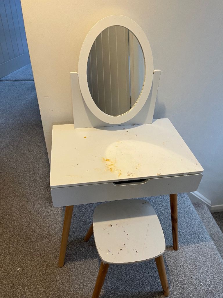 Vanity desk/ dressing table with mirror and stool