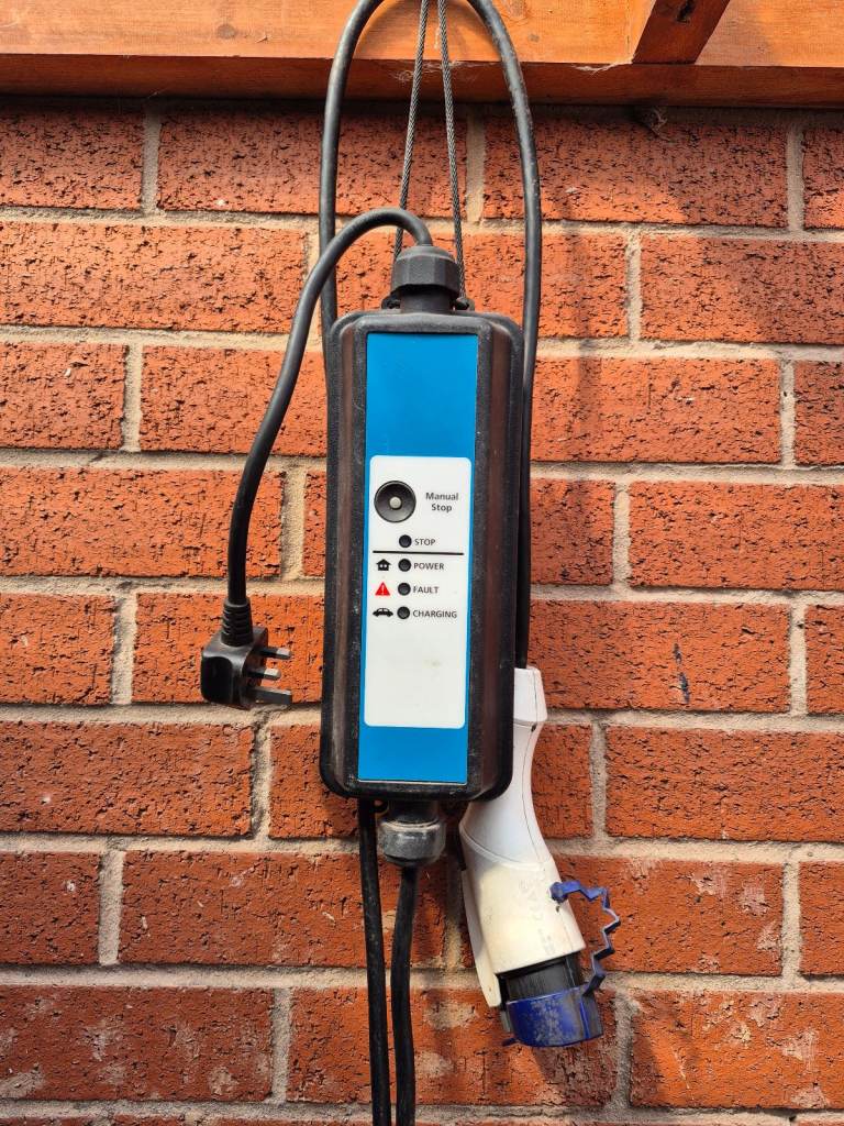 Mitsubishi outlander charger 