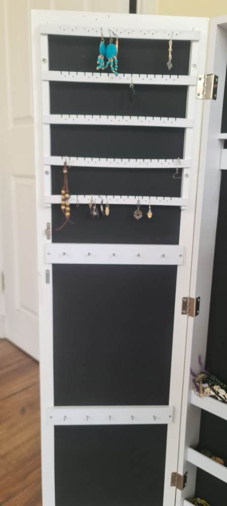 Wall‑Mounted Jewellery Cabinet with Mirror