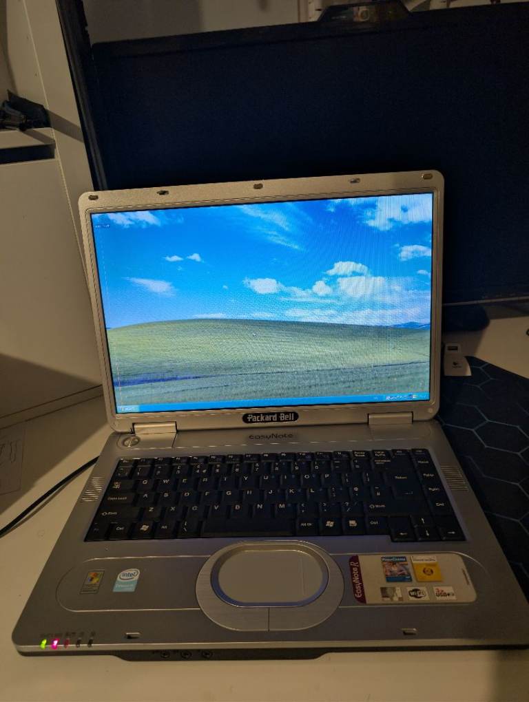Retro laptop windows XP