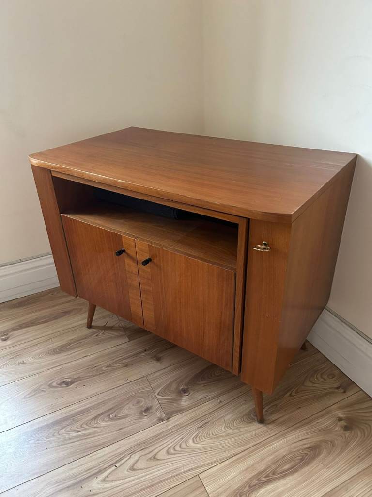 Vintage Mid-Century Bar Cabinet (UNIQUE)