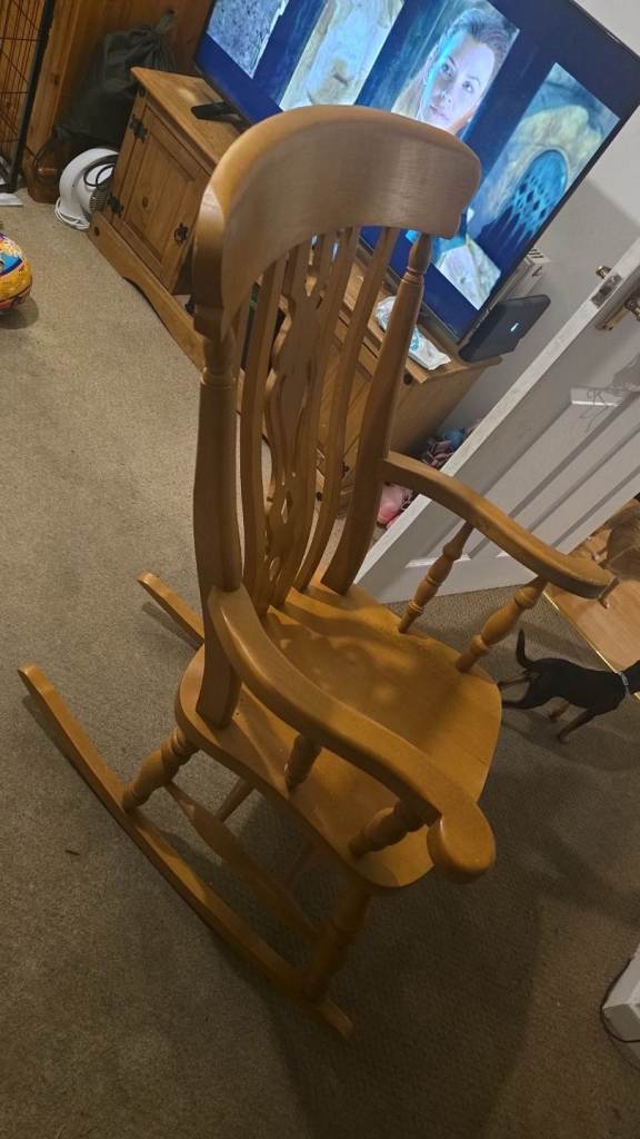 Solid wood rocking chair 