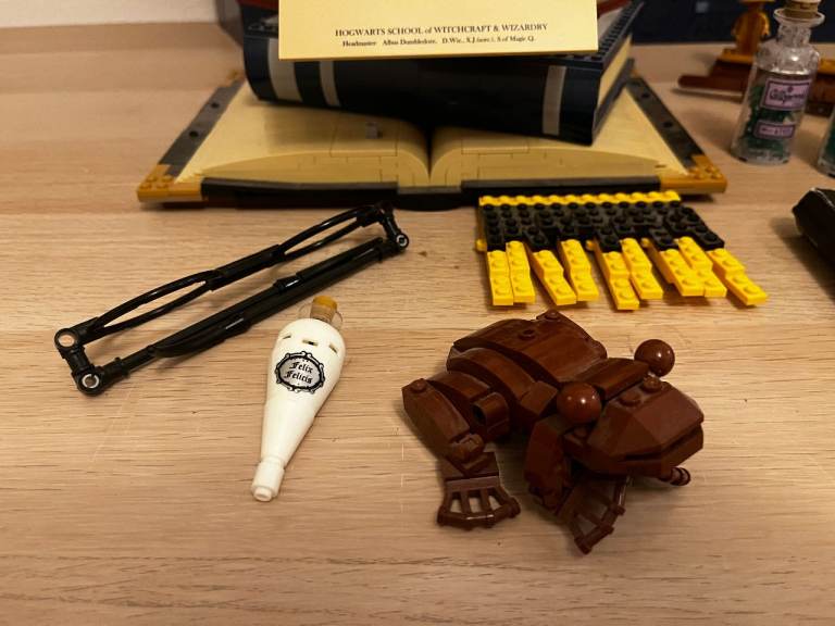 Lego Icons of Hogwarts set - with box and instructions