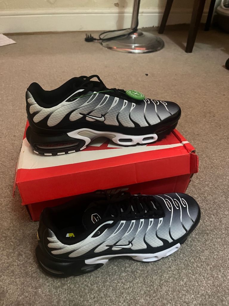 Nike TN Air Max Plus – Brand New – StockX Tags – Damaged Box