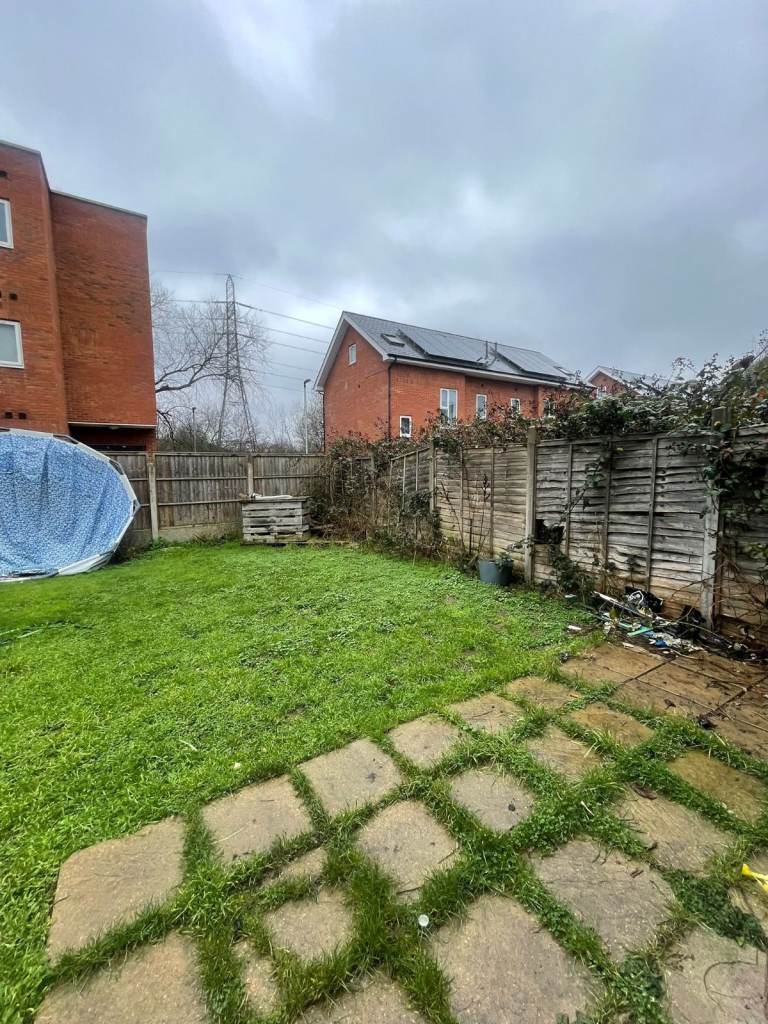 Spacious 3/4 Bed House Available To Let in a Desirable & Sought-After Location In Ilford(IG1 2JW)