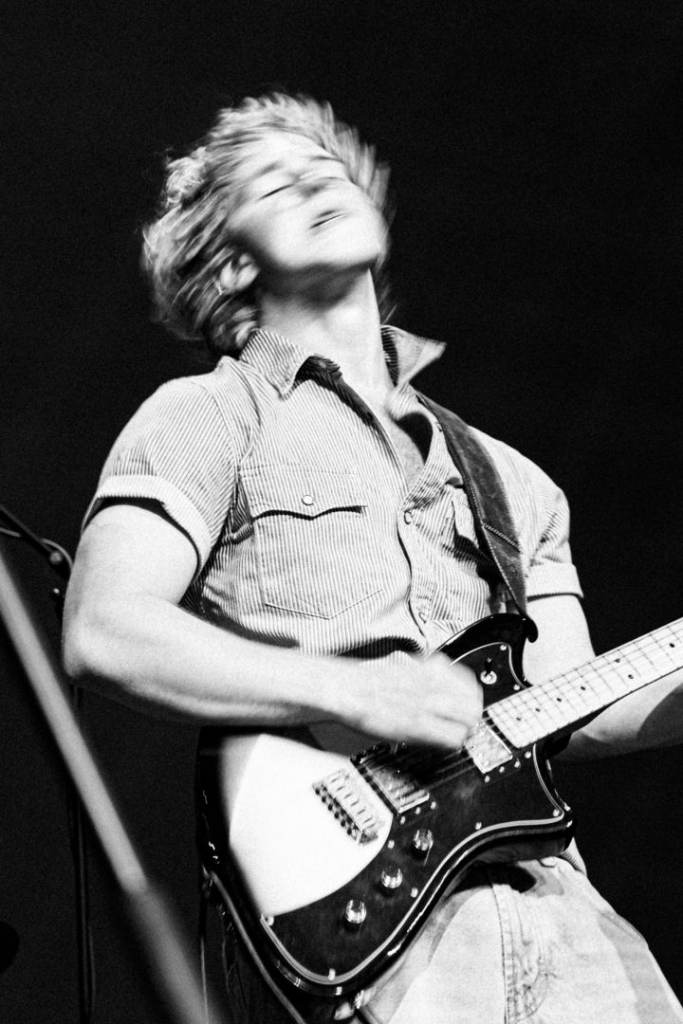 LIVE : DRATMANDU AND CHEY TAYLOR