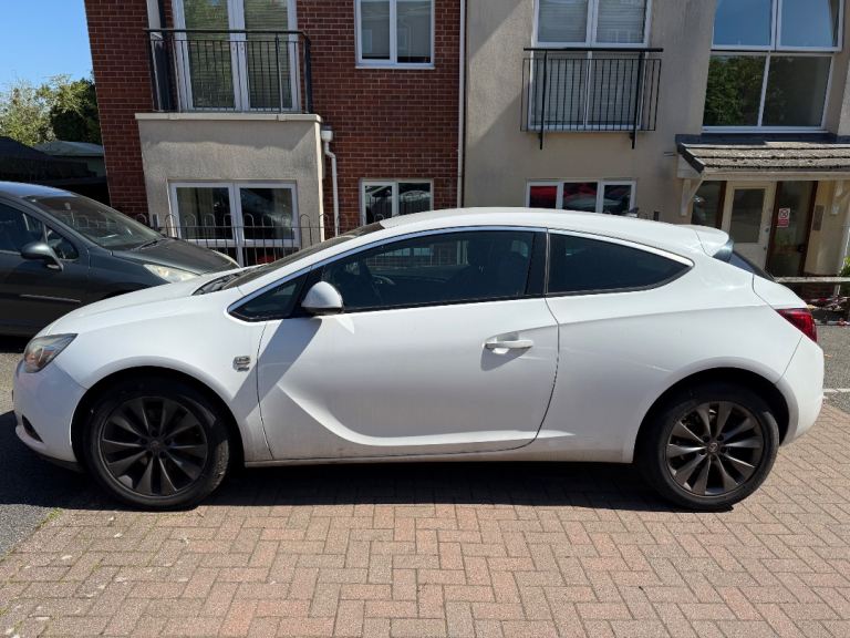 Vauxhall, GTC, Hatchback, 2015, Manual, 1956 (cc), 3 doors