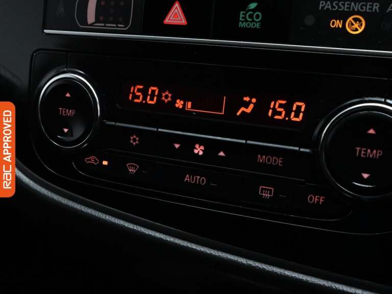 2019 Mitsubishi Outlander 2.4h TwinMotor 13.8kWh Juro SUV 5dr Petrol Plug-in Hybrid CVT 4WD Euro ...