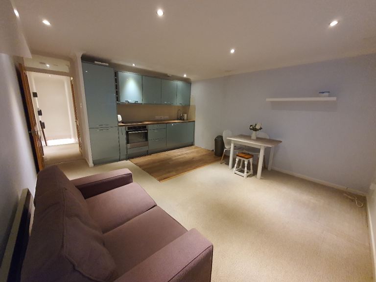 Milford Mews, Streatham