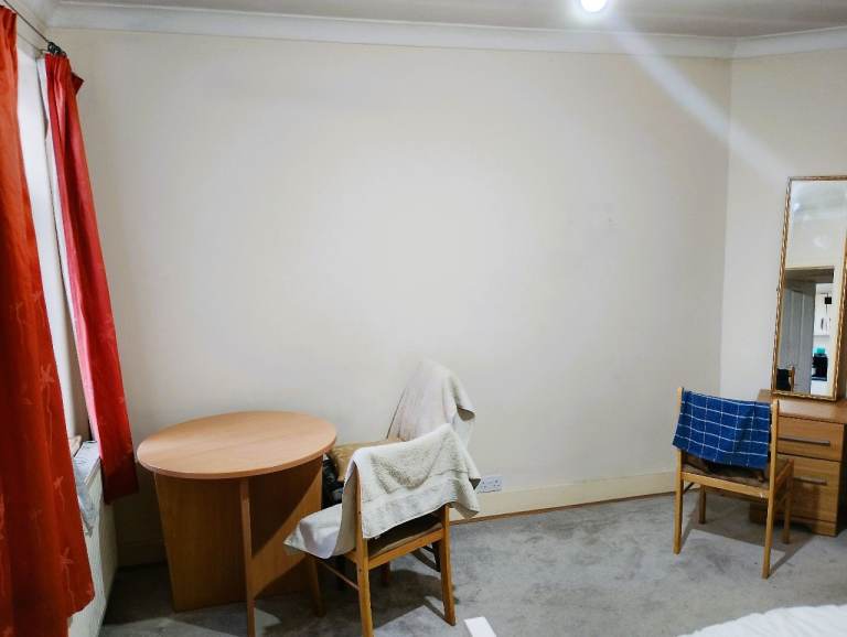 Fully furnished Double room, excellent transport